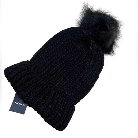 Hat Attack Revolve Bryce Beanie Hat With Removable Pom One Size Acrylic NWT - Picture 1 of 5